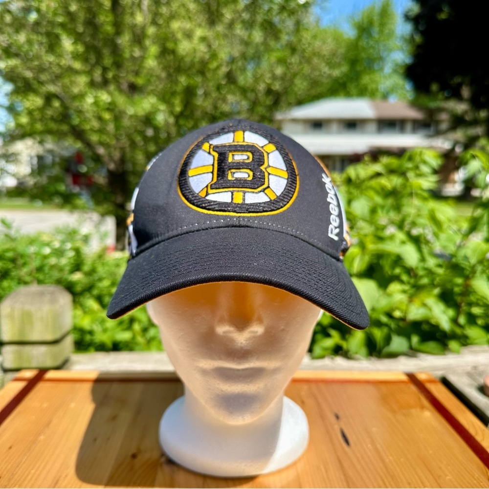 Boston Bruins Reebok SnapBack Centre Ice Collection NHL Authentic Head Wear
